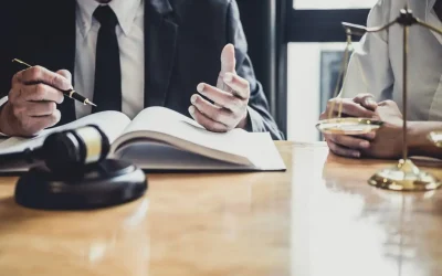 male-lawyer-or-counselor-working-in-courtroom-have-meeting-with-client-are-consultation-with-e1622361295697